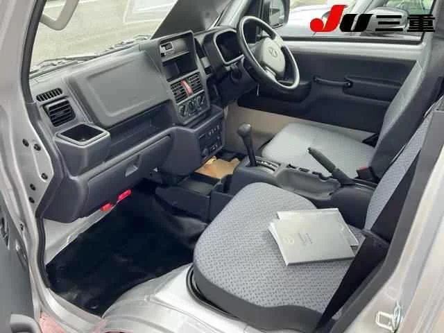 Nissan NT100 Clipper DR16T 2026